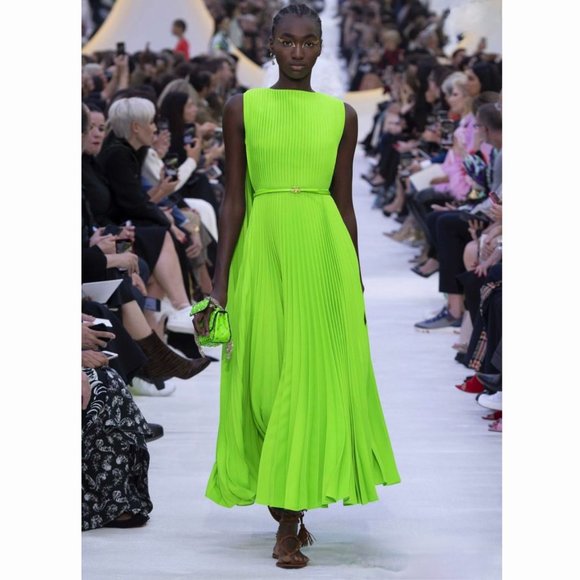 Valentino Garavani Runway pleated caped gown Size 38IT, S/XS US NEW - Picture 2 of 16